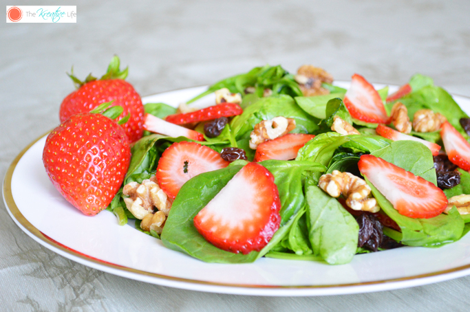 Strawberry Spinach Salad with Strawberry Vinaigrette - The Kreative Life